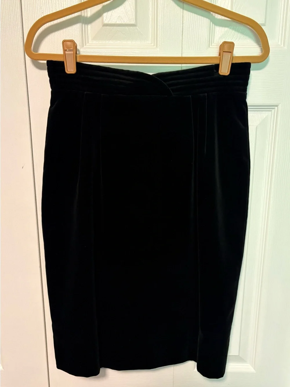 Vintage Black Classic Velvet High-Waist Pencil Skirt by Mary West